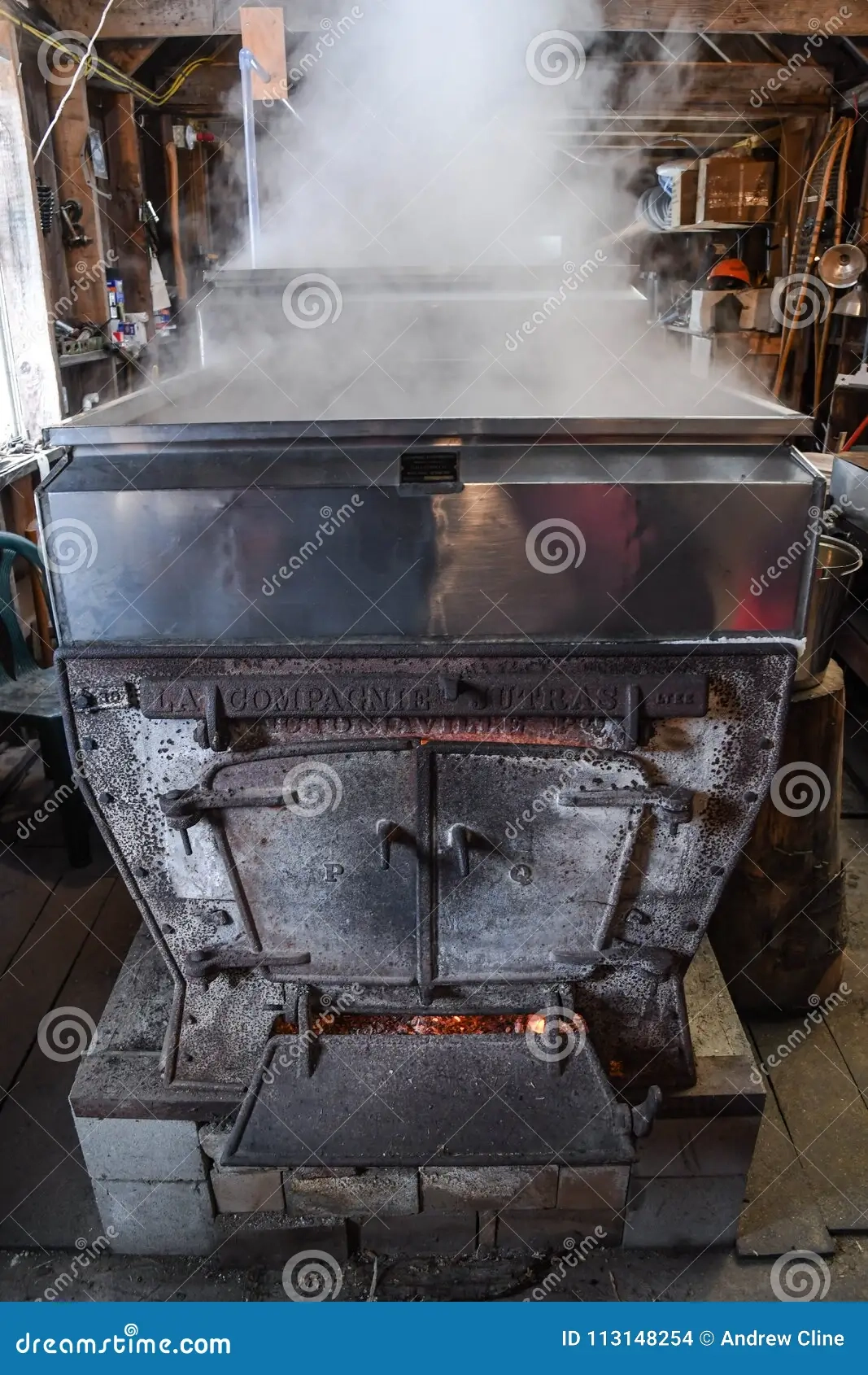 A Maple Syrup Evaporator And Boiler In A New Hampshire Sugar Shack Editorial Stock Image Image Of Food Metal 113148254