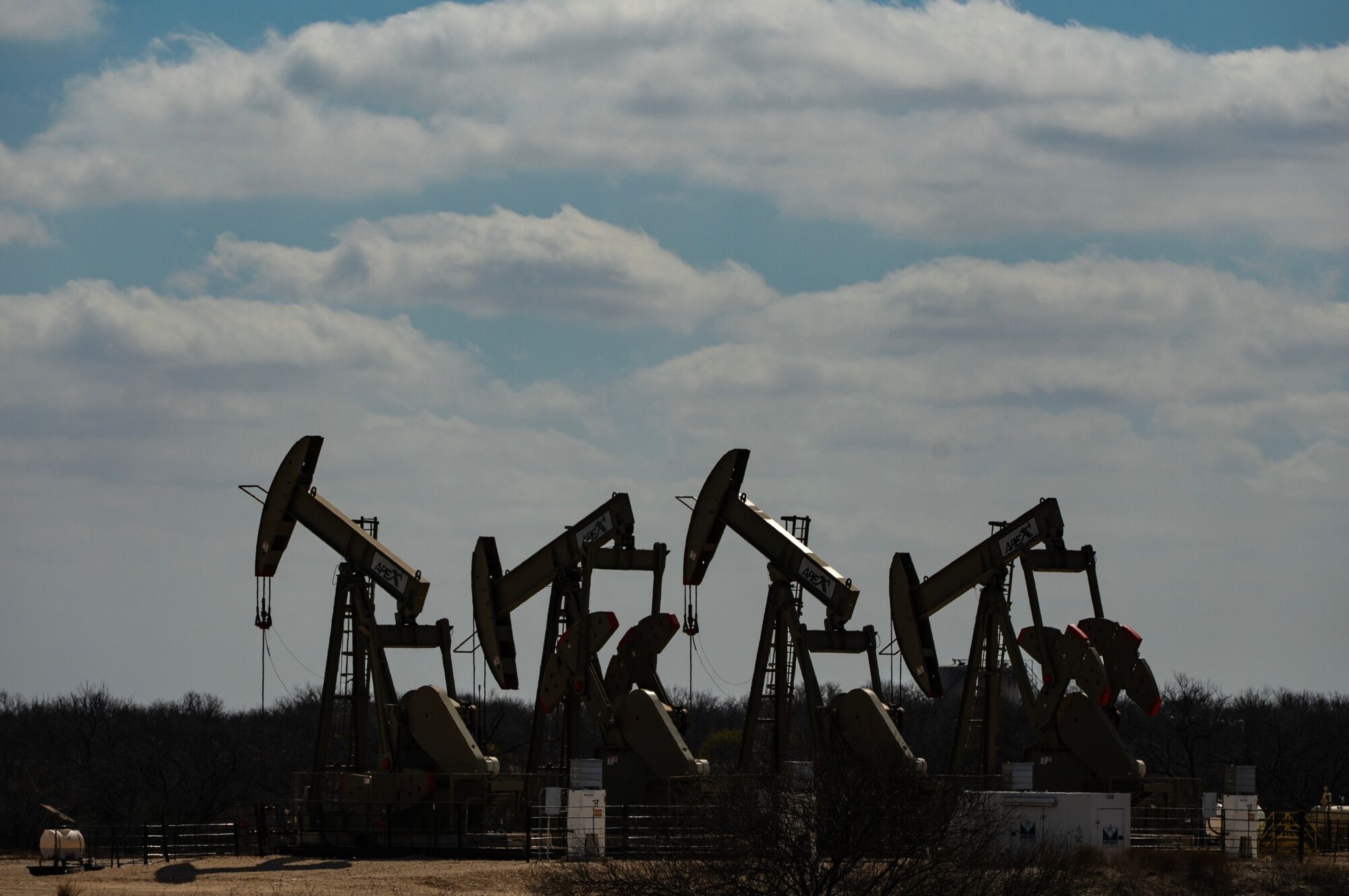 Brent Crude Oil Tops 100 A Barrel As Iran Attacks On Shipping Worsen Supply Concerns The Boston Globe