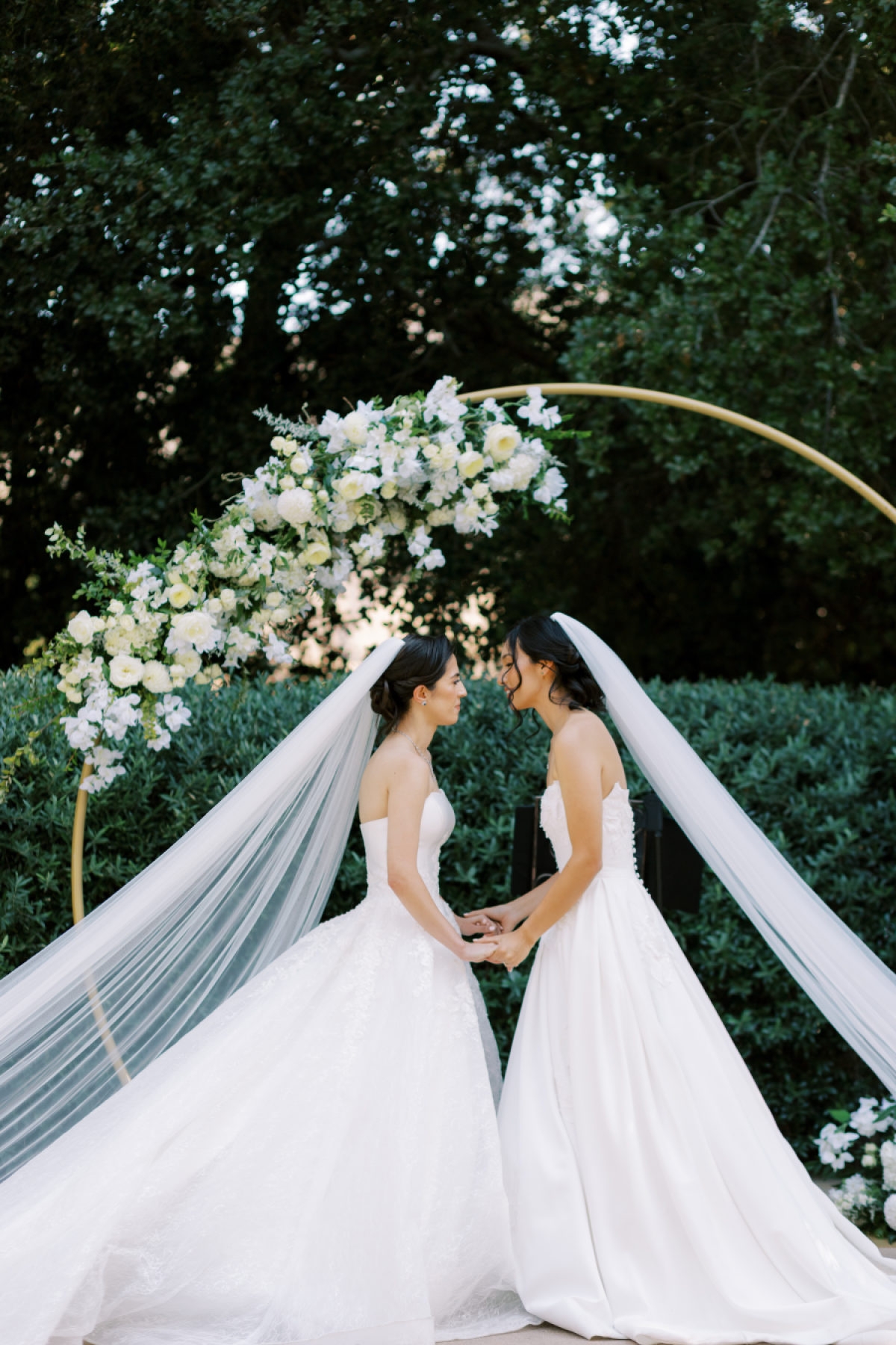Clean Girl Wedding Design At Maravilla Gardens On A Sunny SoCal Day
