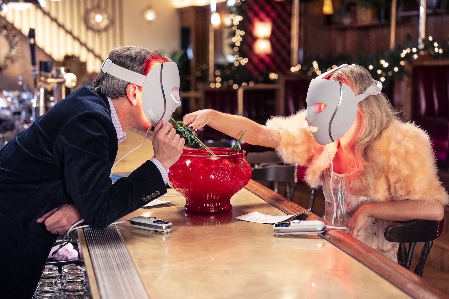 Early Look Seth Meyers Goes Day Drinking With Sabrina Carpenter On Tuesday s Late Night 