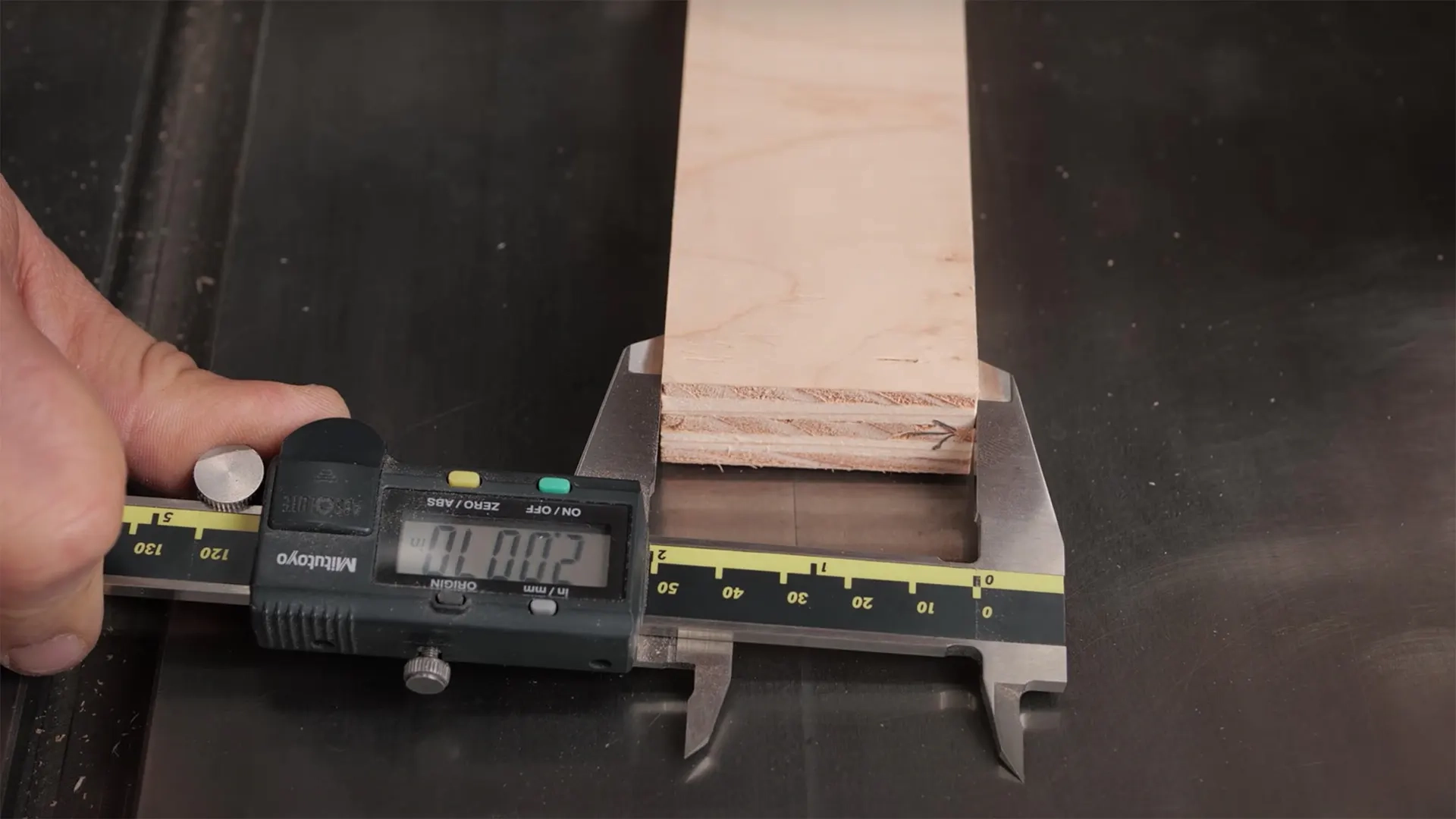 how to use calipers