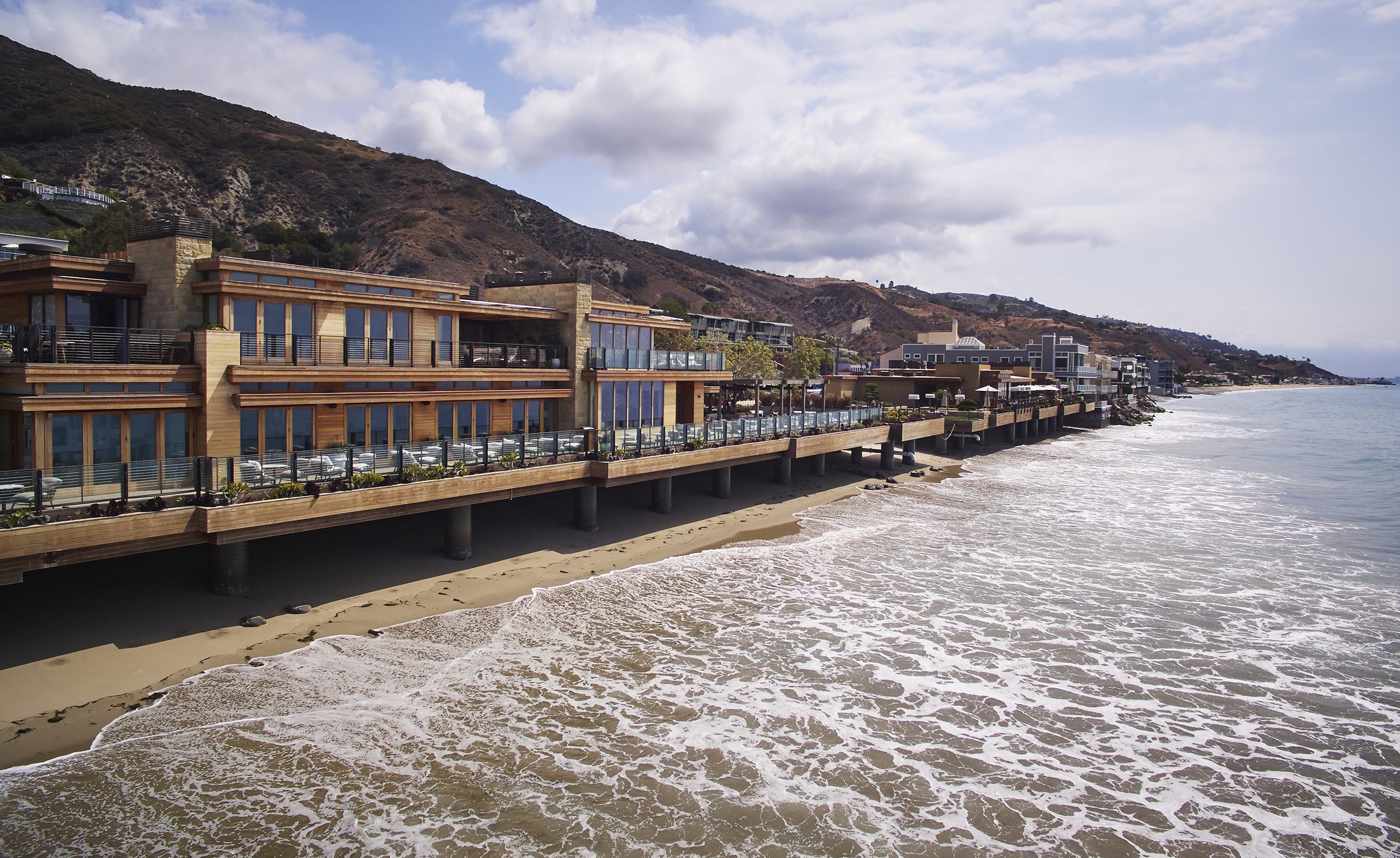 Little Beach House Malibu Wallpaper 