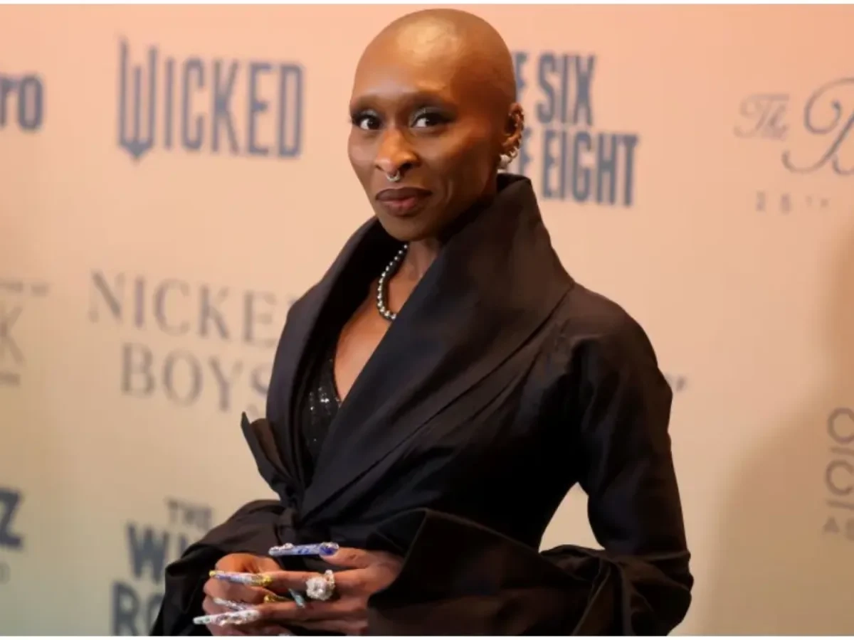 cynthia erivo tapping head