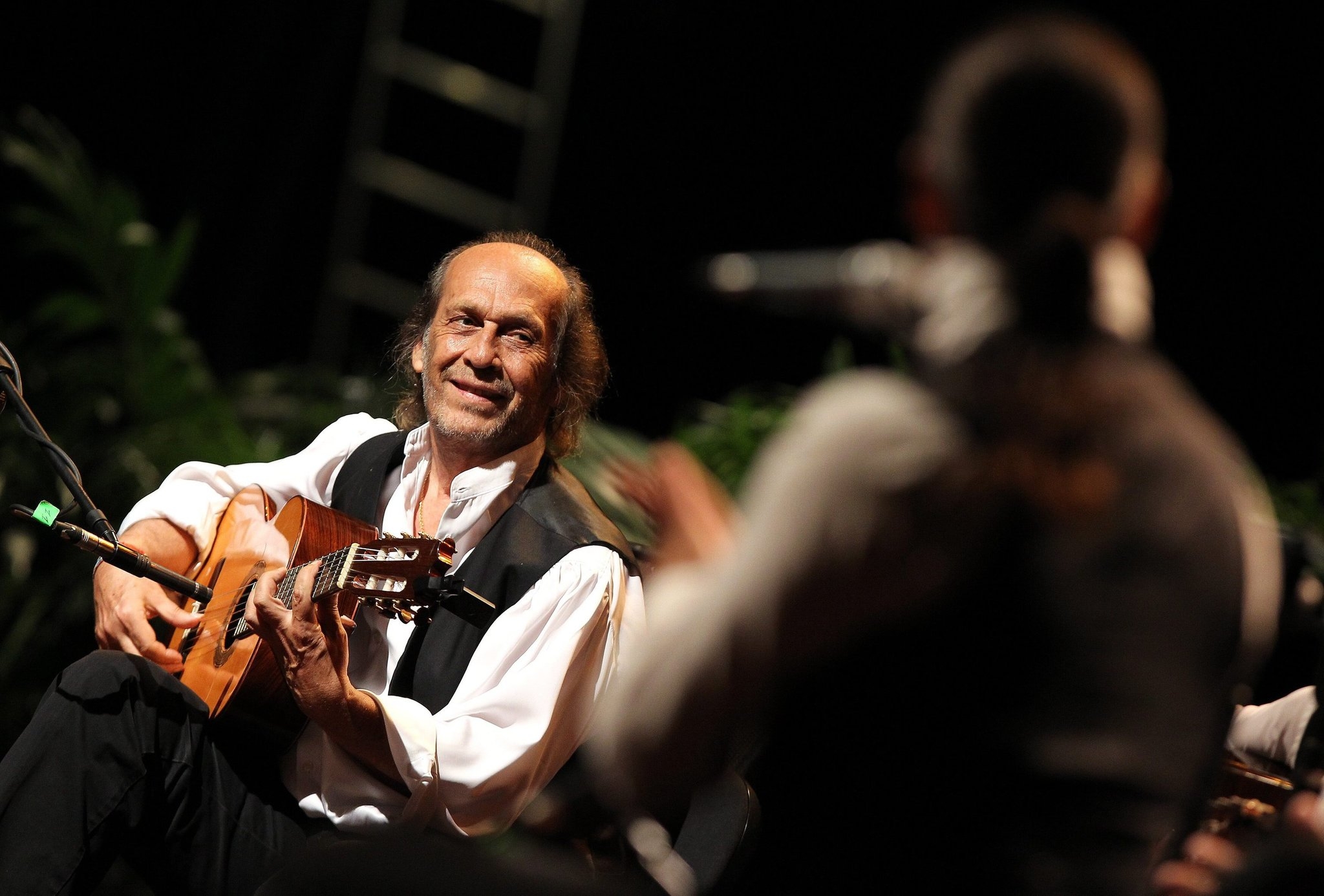 Paco De Luc a Master Flamenco Guitarist Dies At 66 The New York Times