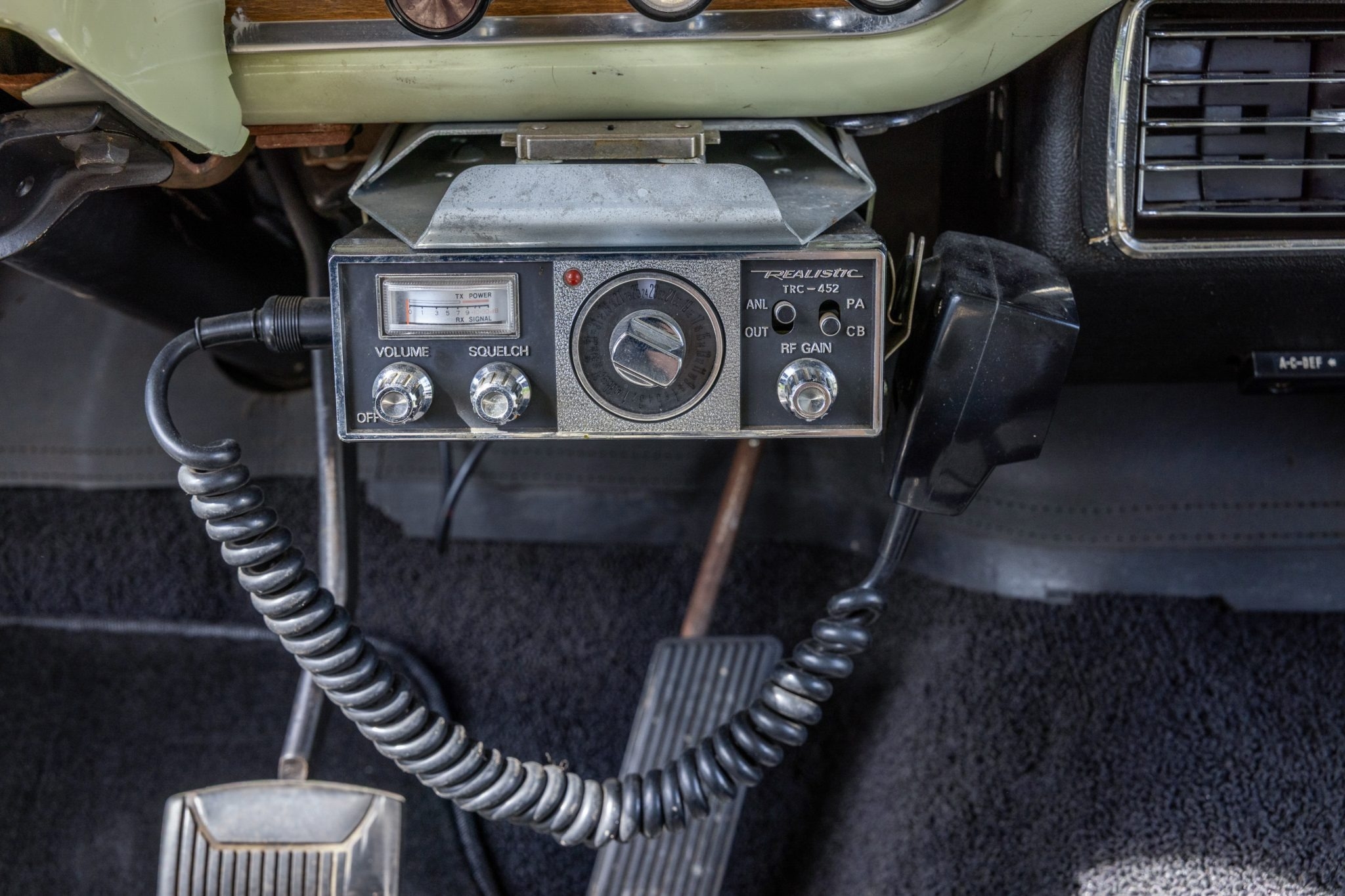 The CB Radio Revolutionized Communication Between Vehicles Now It s Mostly A Forgotten Relic The Autopian The CB Radio Revolutionized Communication Between Vehicles Now It s Mostly A Forgotten Relic The Autopian