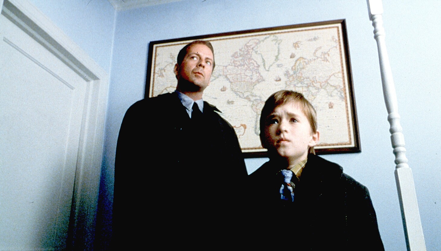 The Sixth Sense After 25 Years It s Still A Pleasure To Watch Even If You Know The Big Secret Chicago Sun Times