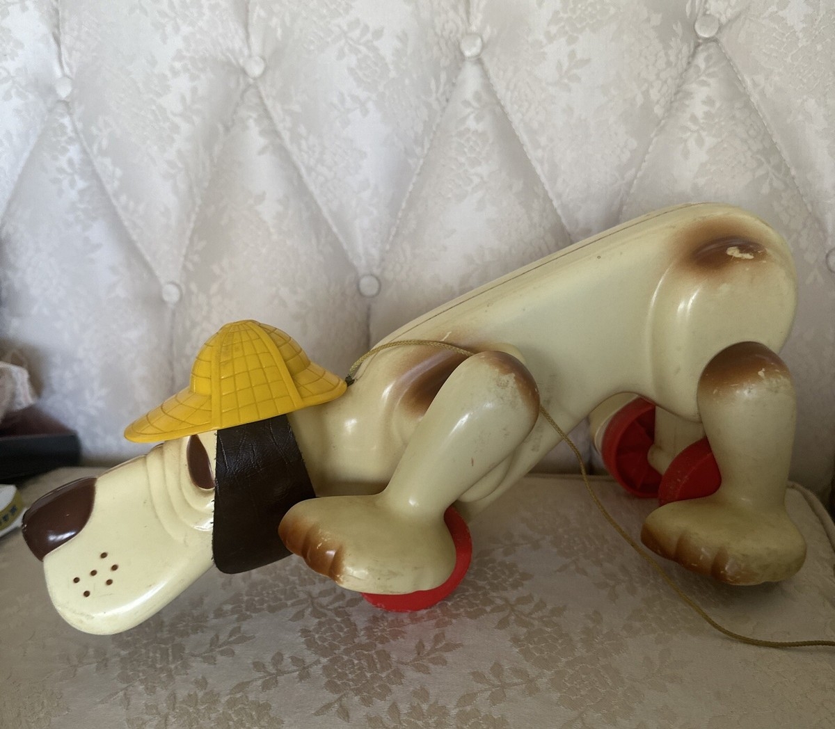 hasbro toy with pull handle