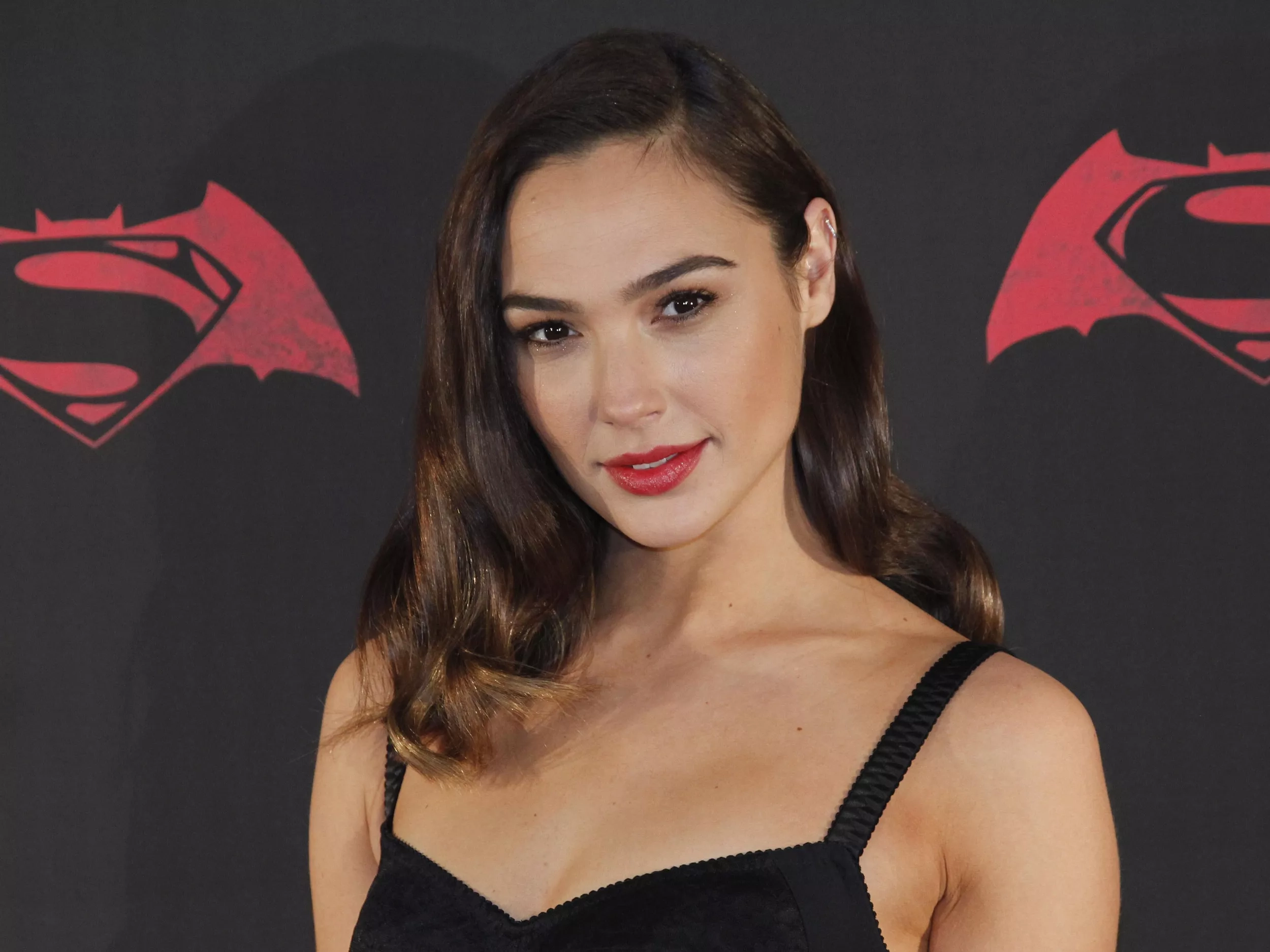 Wonder Woman To The Rescue Gal Gadot Takes On Netanyahu Wonder Woman To The Rescue Gal Gadot Takes On Netanyahu